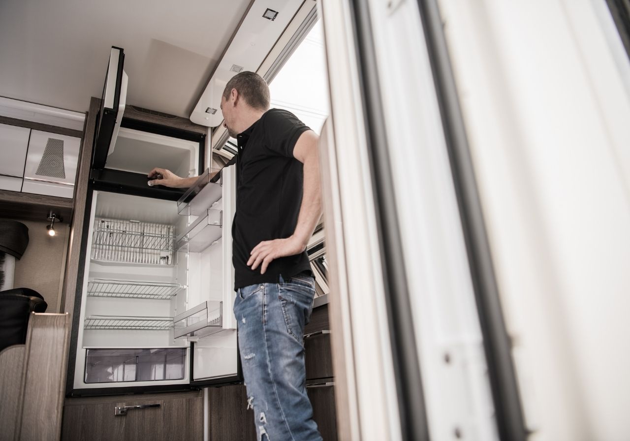 Mobile RV repair technician in Salt Lake City ready for on-site appliance service